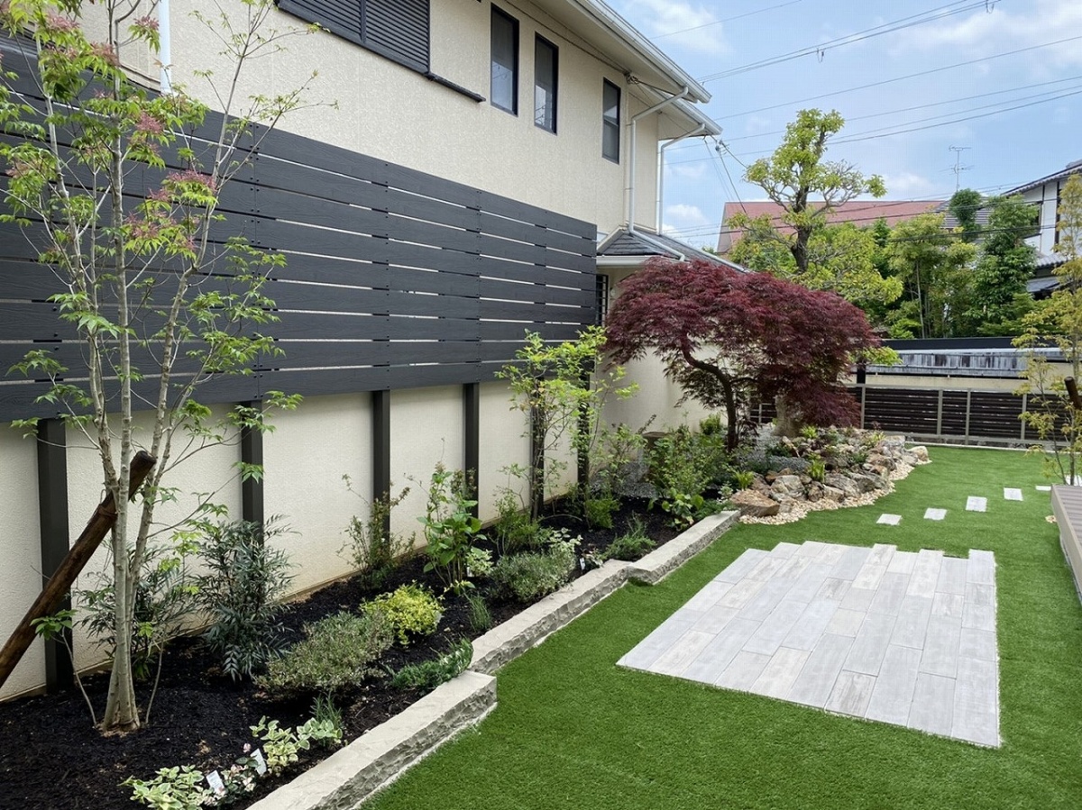 広陵町 ロックガーデンと人工芝でローメンテナンスな庭 奈良の外構 お庭 エクステリアの専門店リーフユニティ